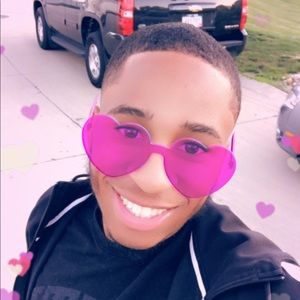 Meet your Posher, Derrick